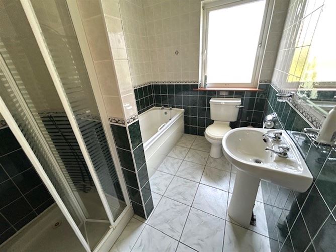 37 West Park, Spanish Point, Clare