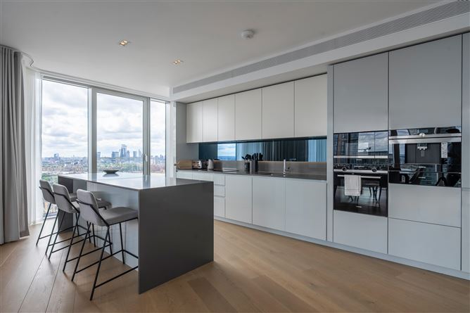 Canary Wharf Heights,London,Greater London,United Kingdom