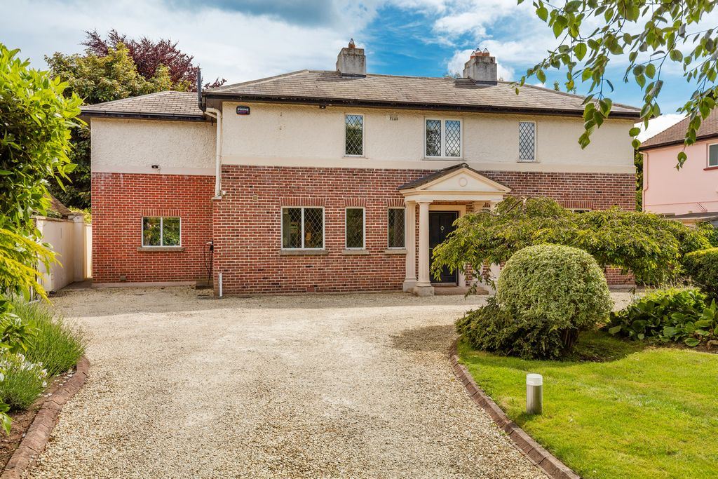 Corrby, 122 Howth Road, Howth, County Dublin