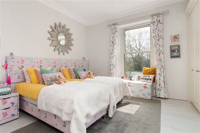 30 Lakelands Park, Terenure, Dublin 6W