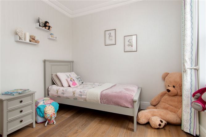 30 Lakelands Park, Terenure, Dublin 6W
