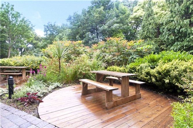 Apt, 4 Glaslynn, Howth Road, Clontarf, Dublin 3