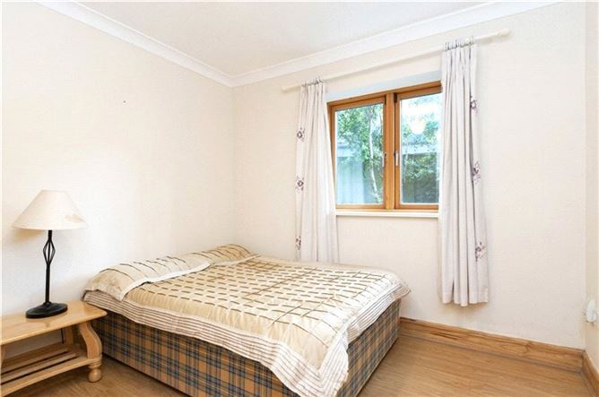 Apt, 4 Glaslynn, Howth Road, Clontarf, Dublin 3