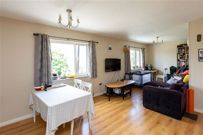 34 Gledswood Drive, Clonskeagh, Dublin 14