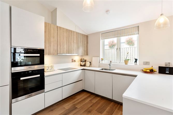 69 Brighton Wood, Foxrock Village, Dublin 18