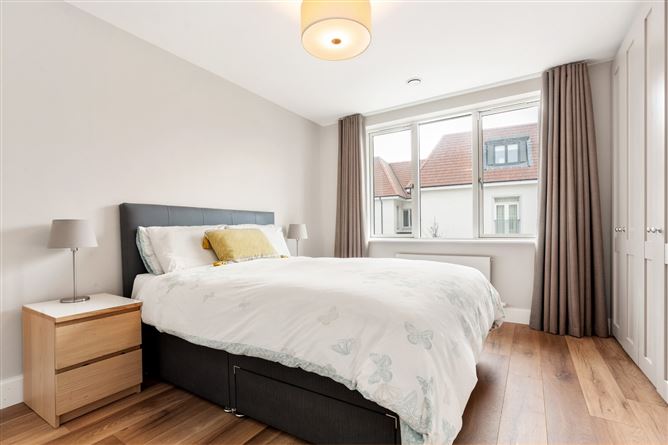 69 Brighton Wood, Foxrock Village, Dublin 18