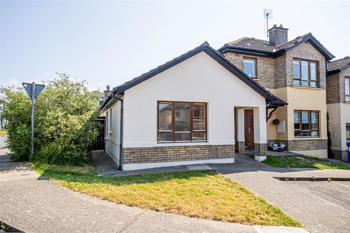 44 the Park, Clonattin Village, Gorey, Wexford DNG Pierce Properties