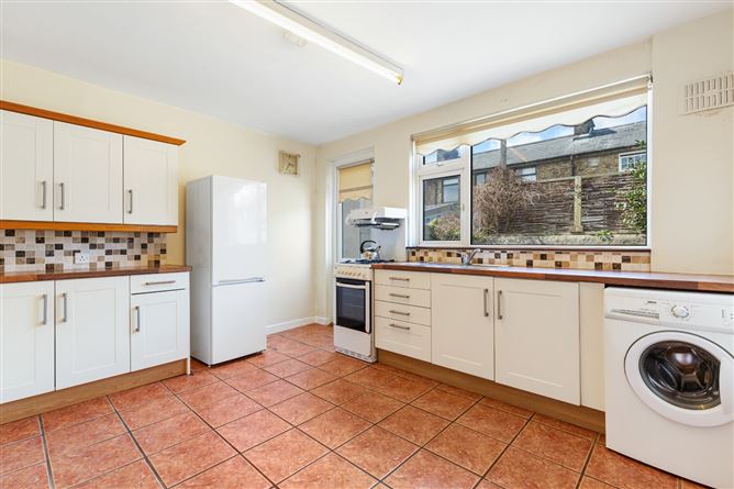 8 Dixon's Villas, Adelaide Road, Glasthule, Co. Dublin