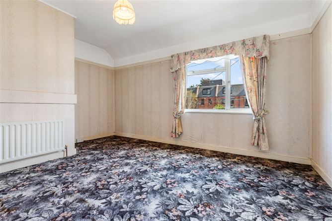 8 Dixon's Villas, Adelaide Road, Glasthule, Co. Dublin