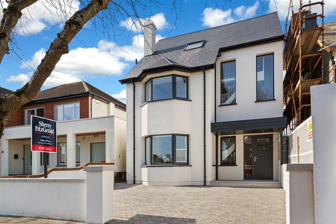 2 Dunsandle Grove, Castleknock, Dublin 15