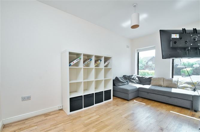 https://photos-a.propertyimages.ie/media/6/6/1/4943166/24e6011f-f62f-402f-b1c1-1929135d2529_l.jpg