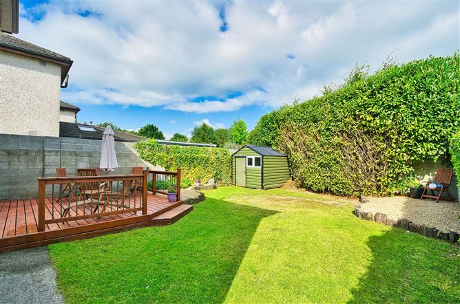 https://photos-a.propertyimages.ie/media/6/6/1/4943166/24e6011f-f62f-402f-b1c1-1929135d2529_l.jpg