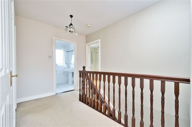 https://photos-a.propertyimages.ie/media/6/6/1/4943166/24e6011f-f62f-402f-b1c1-1929135d2529_l.jpg