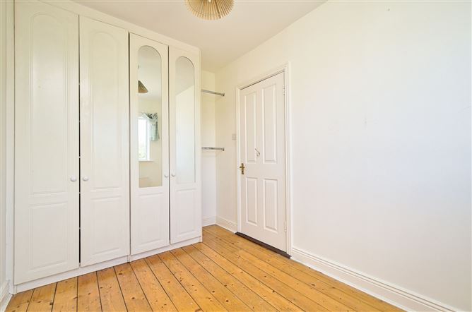 https://photos-a.propertyimages.ie/media/6/6/1/4943166/24e6011f-f62f-402f-b1c1-1929135d2529_l.jpg
