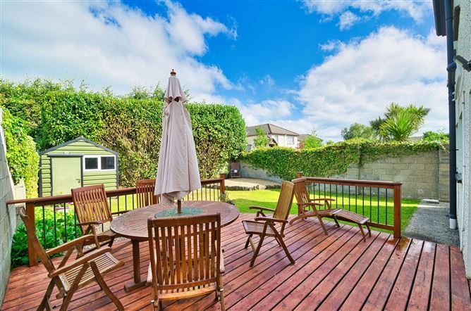https://photos-a.propertyimages.ie/media/6/6/1/4943166/24e6011f-f62f-402f-b1c1-1929135d2529_l.jpg