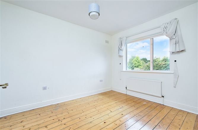 https://photos-a.propertyimages.ie/media/6/6/1/4943166/24e6011f-f62f-402f-b1c1-1929135d2529_l.jpg
