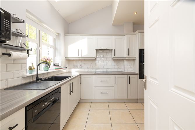 No. 22 Woodview, Castlebridge, Wexford