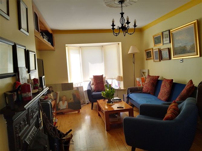 https://photos-a.propertyimages.ie/media/6/6/1/5017166/0ca9d982-7396-4577-bbbd-2c4d315071bd_l.jpg