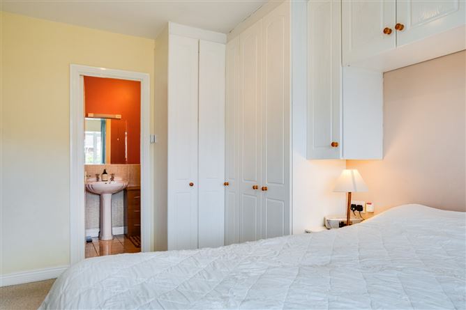 2 Stonepark Orchard, Rathfarnham, Dublin 14