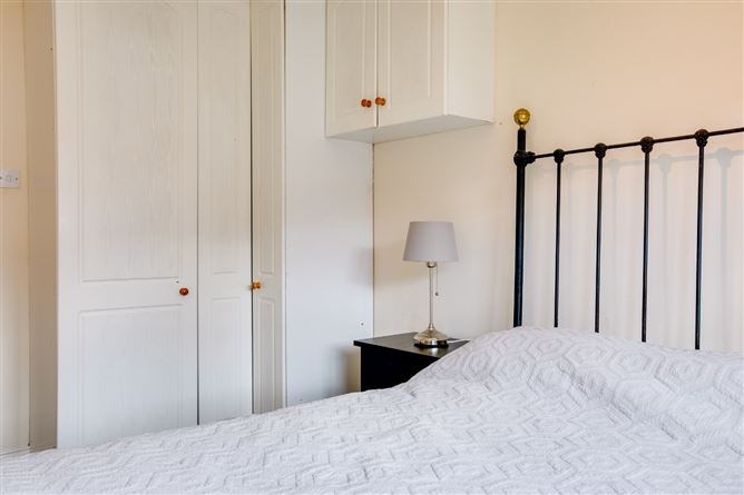 2 Stonepark Orchard, Rathfarnham, Dublin 14
