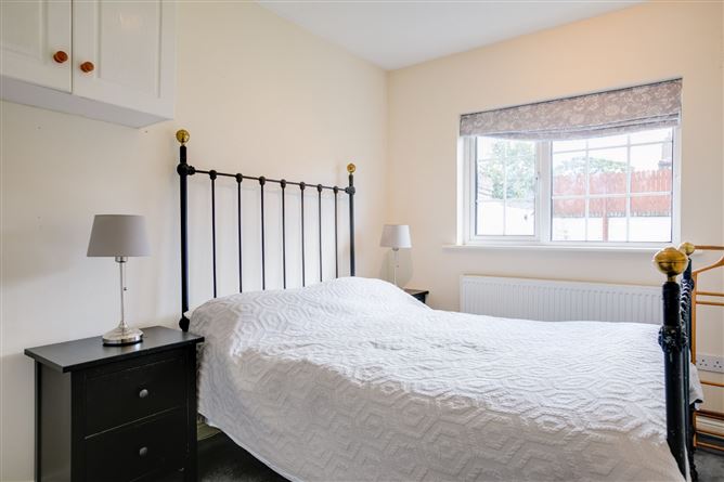 2 Stonepark Orchard, Rathfarnham, Dublin 14