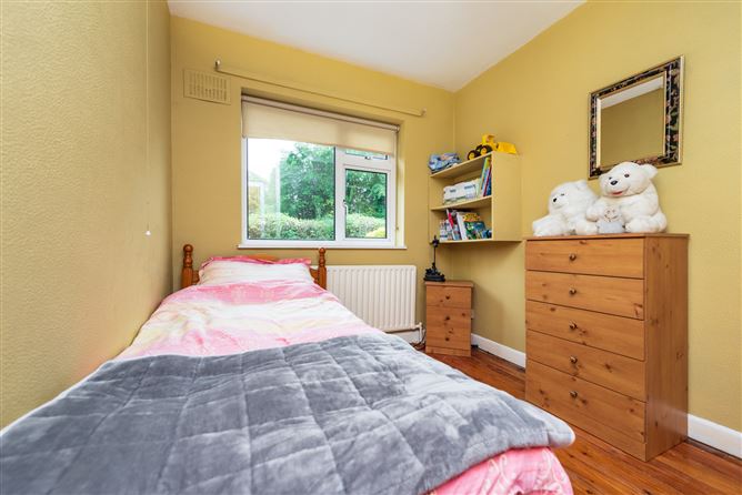 https://photos-a.propertyimages.ie/media/6/6/2/4828266/517a5ea5-585d-46bd-9b7c-8ae13befb7b0_l.jpg