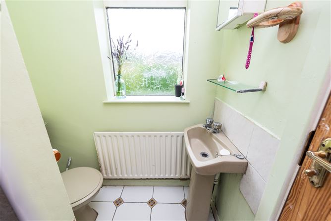 https://photos-a.propertyimages.ie/media/6/6/2/4828266/517a5ea5-585d-46bd-9b7c-8ae13befb7b0_l.jpg