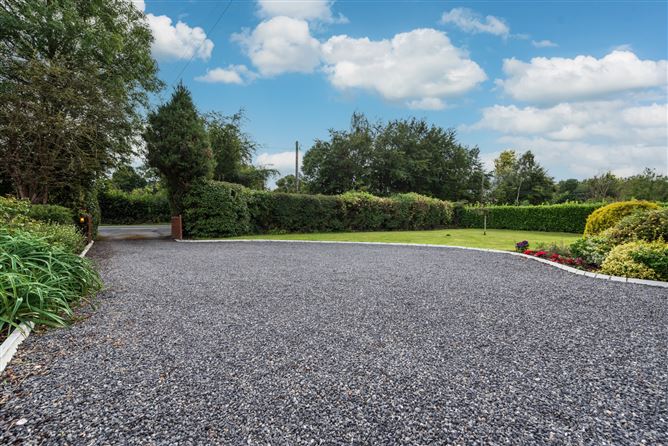 https://photos-a.propertyimages.ie/media/6/6/2/4828266/517a5ea5-585d-46bd-9b7c-8ae13befb7b0_l.jpg