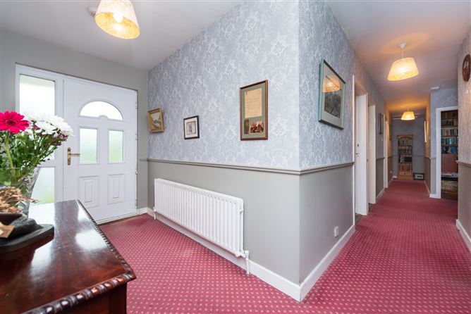 https://photos-a.propertyimages.ie/media/6/6/2/4828266/517a5ea5-585d-46bd-9b7c-8ae13befb7b0_l.jpg