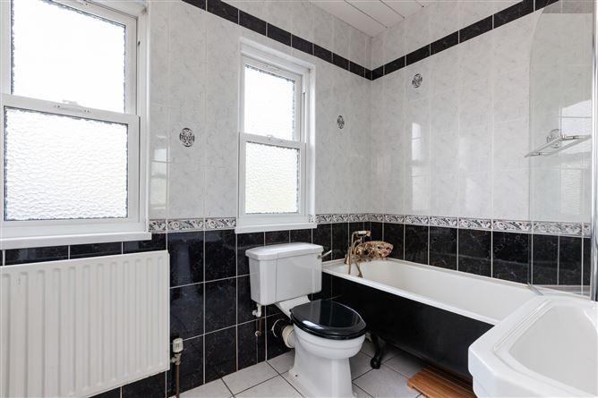Photo 17 of 29 — 100 Clontarf Road, Clontarf, Dublin 3