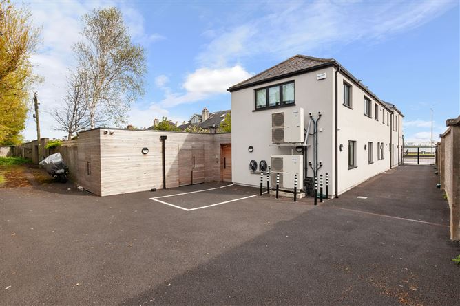 Photo 22 of 29 — 100 Clontarf Road, Clontarf, Dublin 3