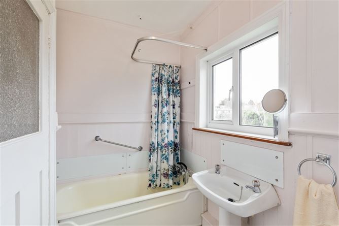 12 St. Albans Park, Sandymount, Dublin 4