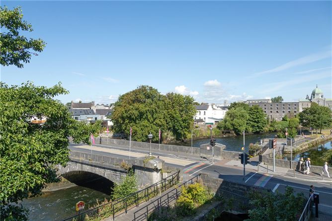 16 The Waterfront, Bridge Street, Galway