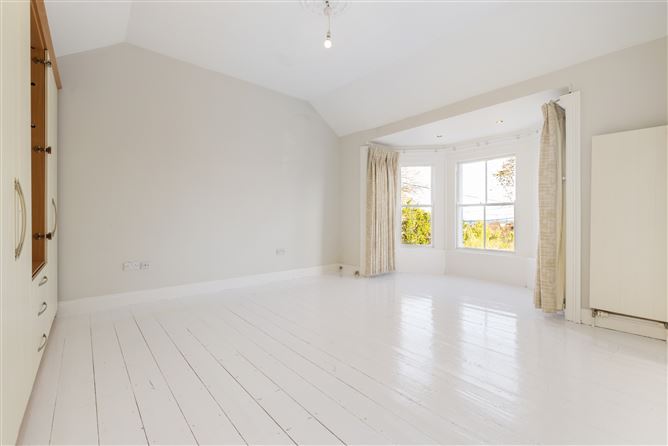 https://photos-a.propertyimages.ie/media/6/6/3/4925366/8bc758ce-2f43-4aa7-ad84-d062ac1f24ac_l.jpg