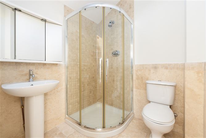 https://photos-a.propertyimages.ie/media/6/6/3/4925366/8bc758ce-2f43-4aa7-ad84-d062ac1f24ac_l.jpg
