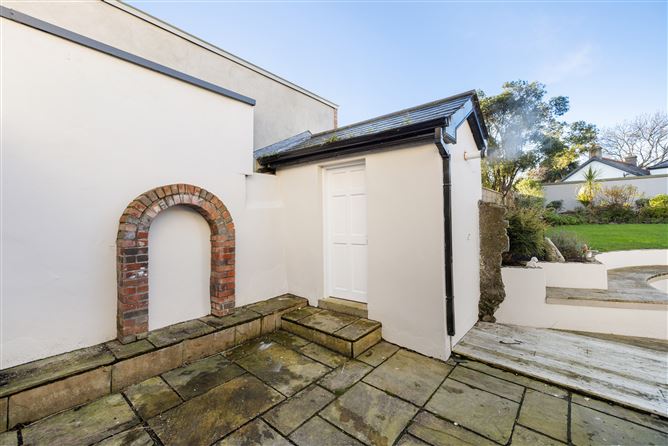 https://photos-a.propertyimages.ie/media/6/6/3/4925366/8bc758ce-2f43-4aa7-ad84-d062ac1f24ac_l.jpg