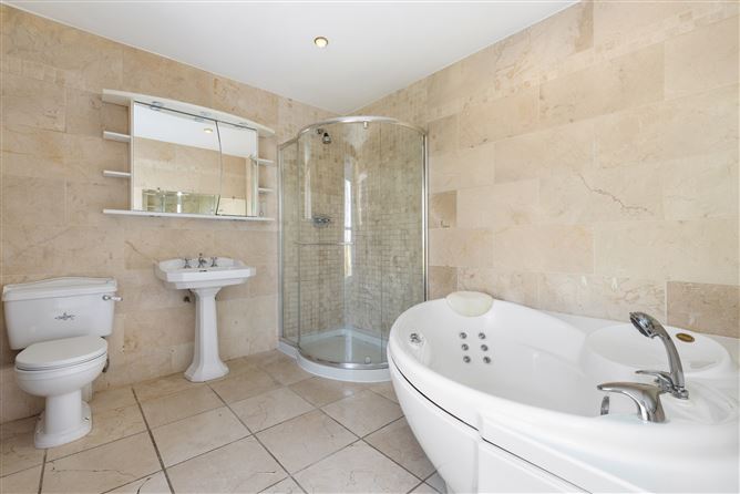 https://photos-a.propertyimages.ie/media/6/6/3/4925366/8bc758ce-2f43-4aa7-ad84-d062ac1f24ac_l.jpg