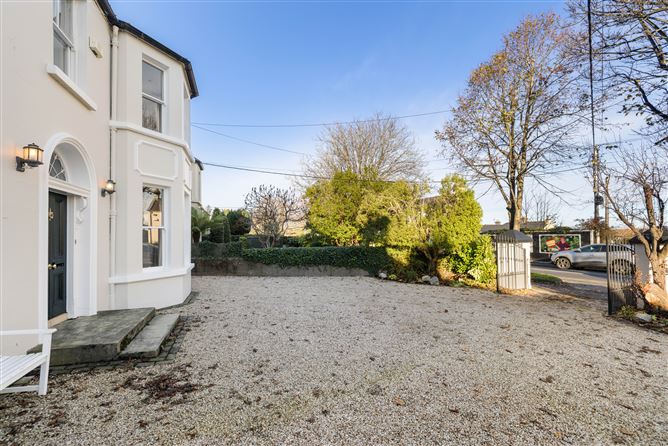 https://photos-a.propertyimages.ie/media/6/6/3/4925366/8bc758ce-2f43-4aa7-ad84-d062ac1f24ac_l.jpg