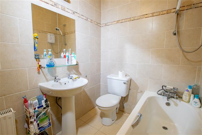 10 Sli na gCapall, Craughwell, Galway