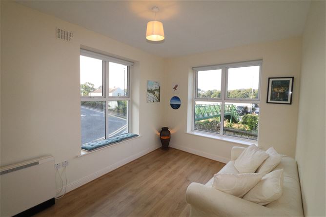 Apt 6 Palliser House, Royal Parade, Killaloe, Clare