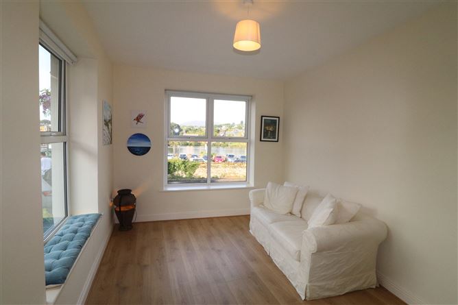 Apt 6 Palliser House, Royal Parade, Killaloe, Clare