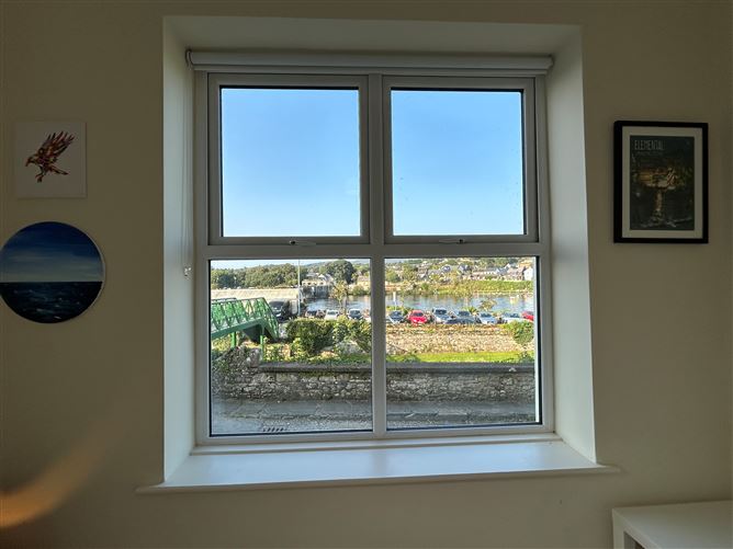 Apt 6 Palliser House, Royal Parade, Killaloe, Clare