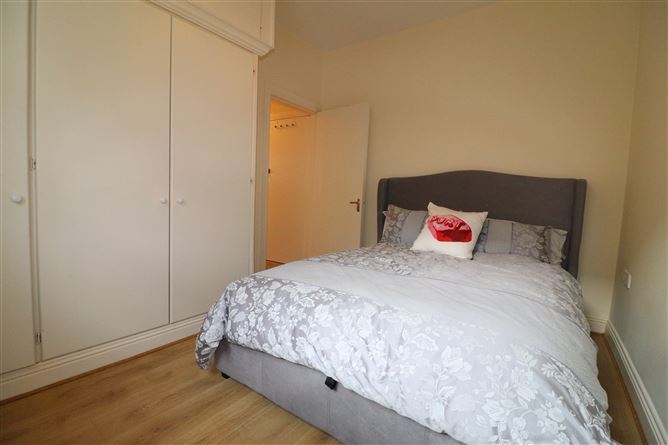 Apt 6 Palliser House, Royal Parade, Killaloe, Clare