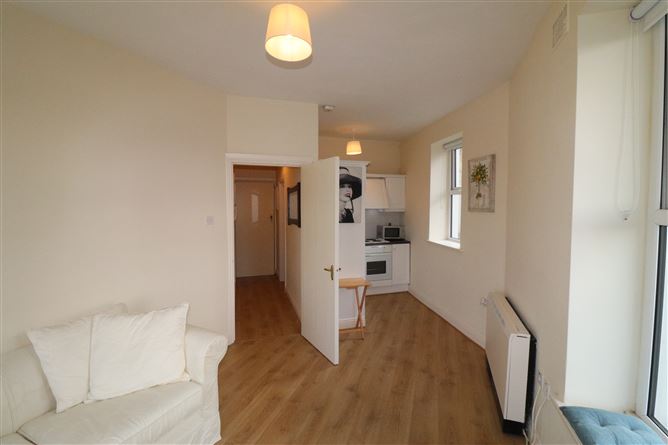 Apt 6 Palliser House, Royal Parade, Killaloe, Clare