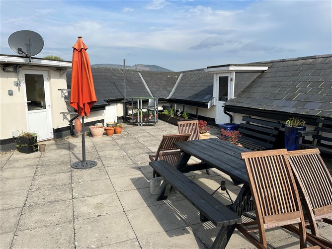 Apt 6 Palliser House, Royal Parade, Killaloe, Clare