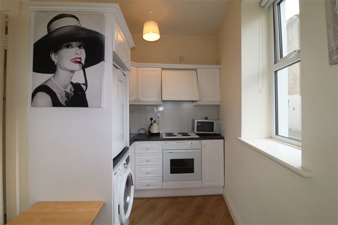 Apt 6 Palliser House, Royal Parade, Killaloe, Clare