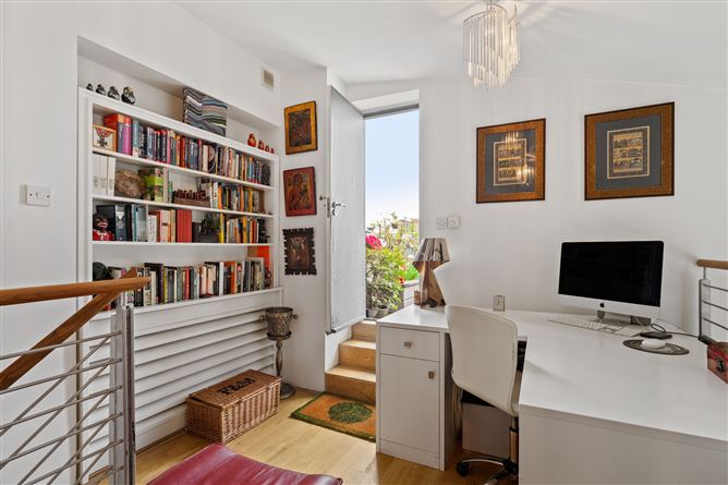 Photo 12 of 30 — Apartment 11, 7a Fownes Street Upper, Temple Bar, Dublin 2
