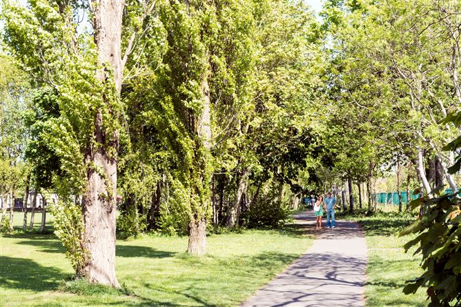 5 Luttrellstown Place , Castleknock, Dublin 15