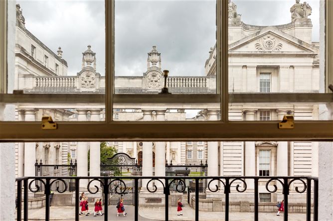Apt 11 Dunloe Hall, 27 Merrion Street Upper, Dublin 2