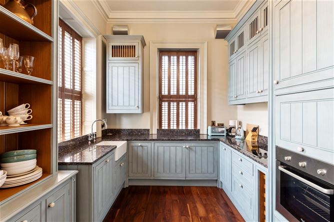 Apt 11 Dunloe Hall, 27 Merrion Street Upper, Dublin 2